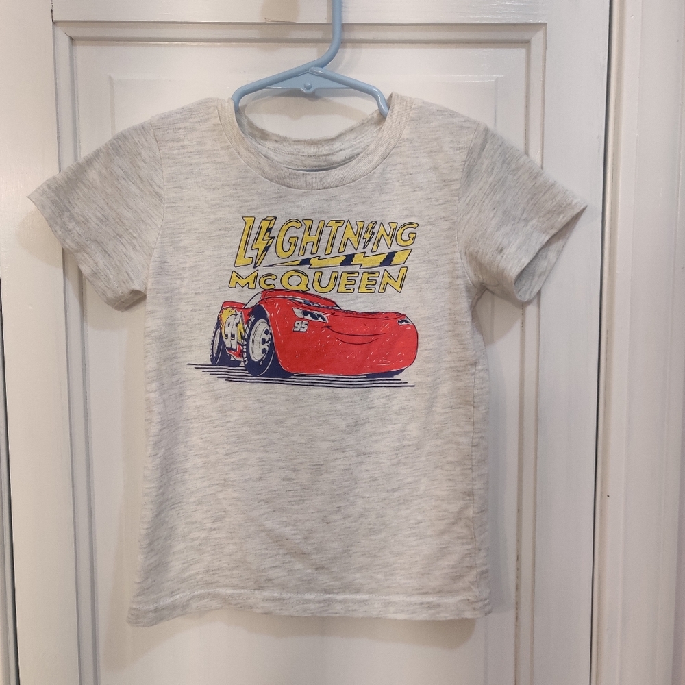 Disney Pixar cars lightning McQueen shirt size 2t